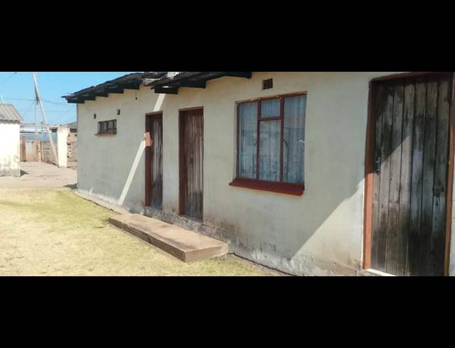 2 BEDROOM HOUSE FOR SALE IN SEBOKENG ZONE 7